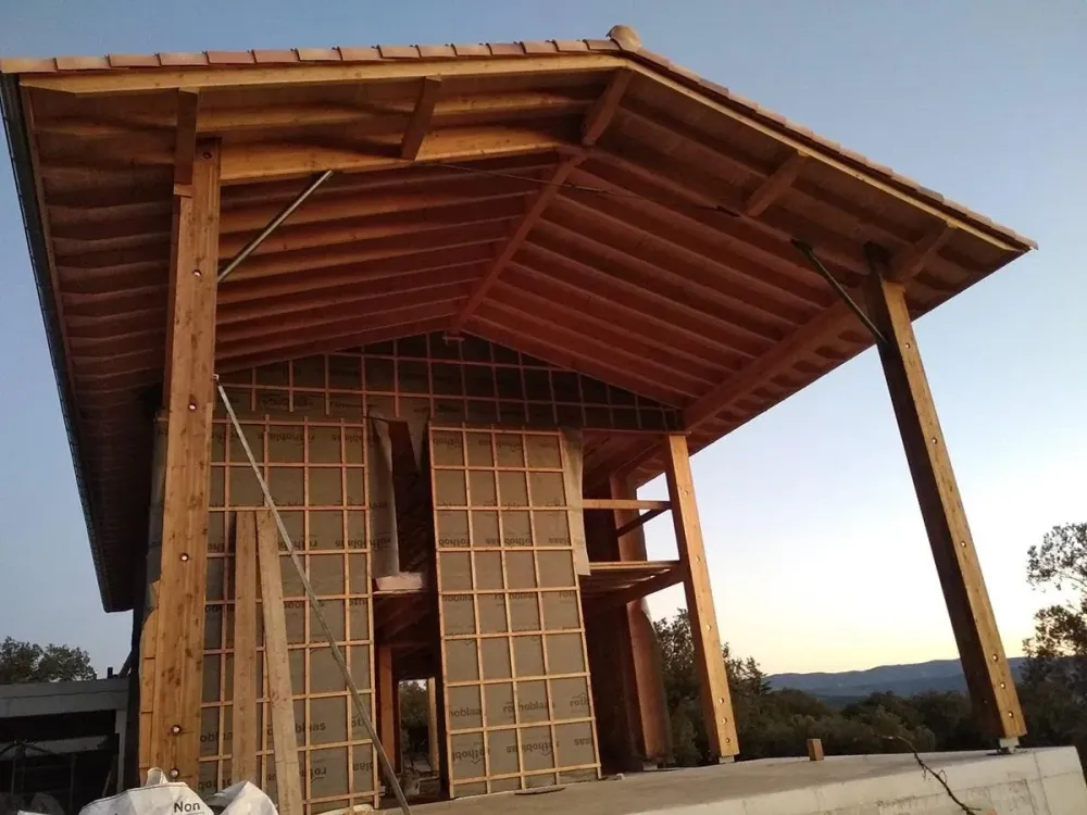 Carport près de Malaucène